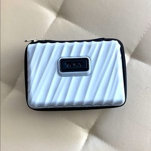 Tumi for Delta Travel Cosmetic Bag (Hard Case}